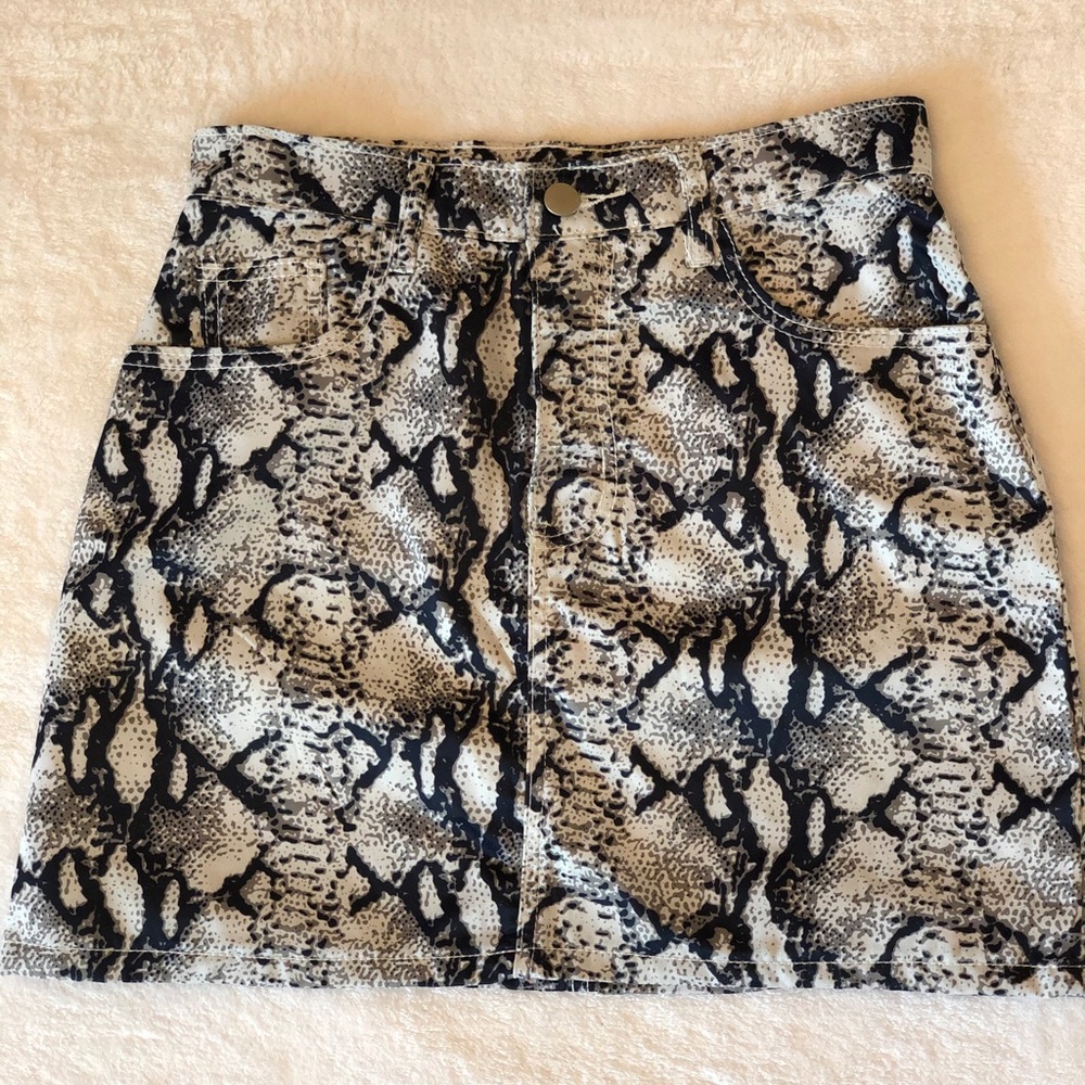 Wdirara snakeskin print skirt
